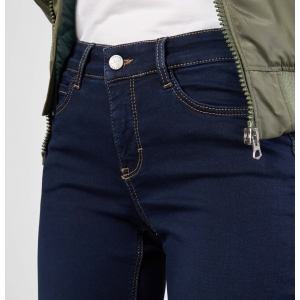  D826 dark