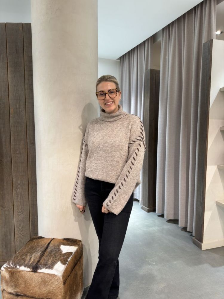  taupe