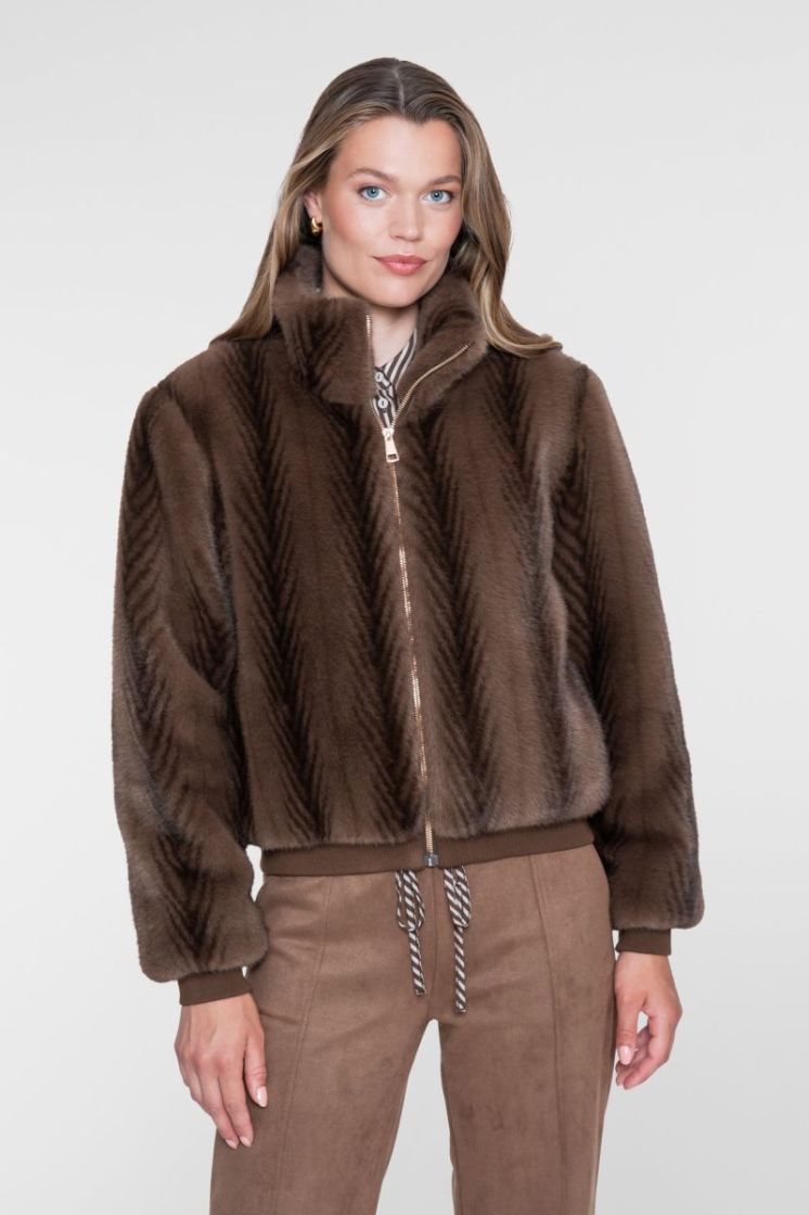  000775 brown
